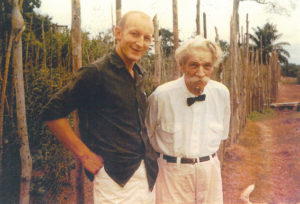Jean-Pierre Willem et Albert Schweitzer Jean-Pierre Willem a été l’un des derniers assistants du Docteur Albert Schweitzer en 1964 à Lambaréné, au Gabon, et participe toujours à de très nombreuses missions humanitaires.