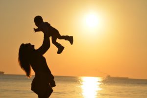 mother-daughter-love-sunset-51953