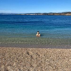 Femme dans la mer